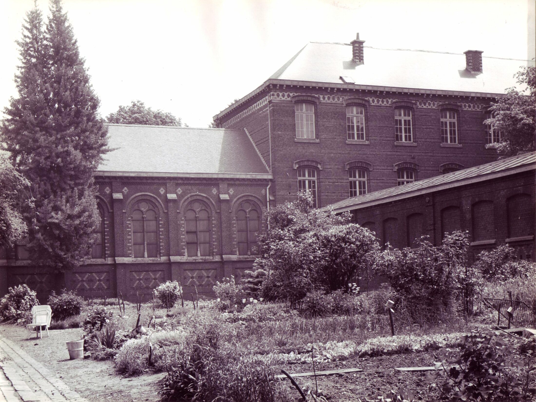LE POTAGER, COUR DE L'INFIRMERIE